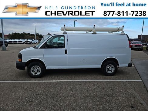 Used 2015 Chevrolet Express 3500 image 3