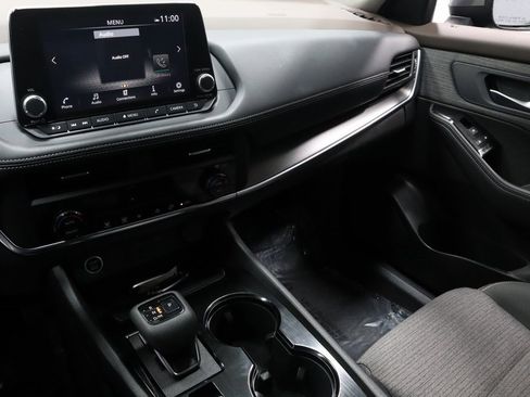 Certified 2023 Nissan Rogue SV image 32