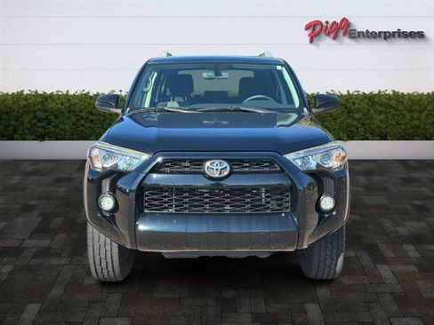 Used 2018 Toyota 4Runner SR5 image 6