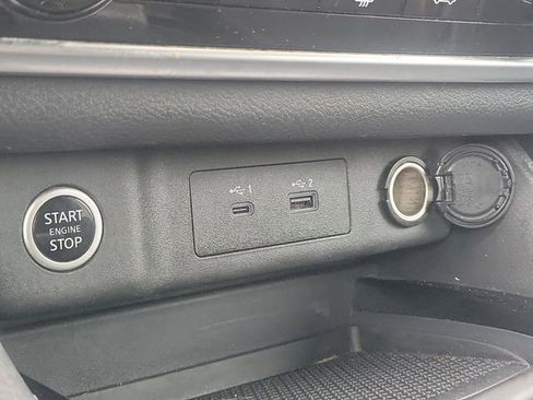 Used 2023 Nissan Rogue S image 30