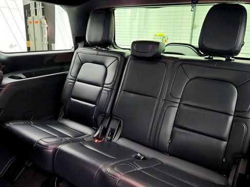 Used 2024 Lincoln Navigator Reserve image 21