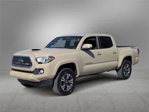 Used 2019 Toyota Tacoma TRD Sport image 4