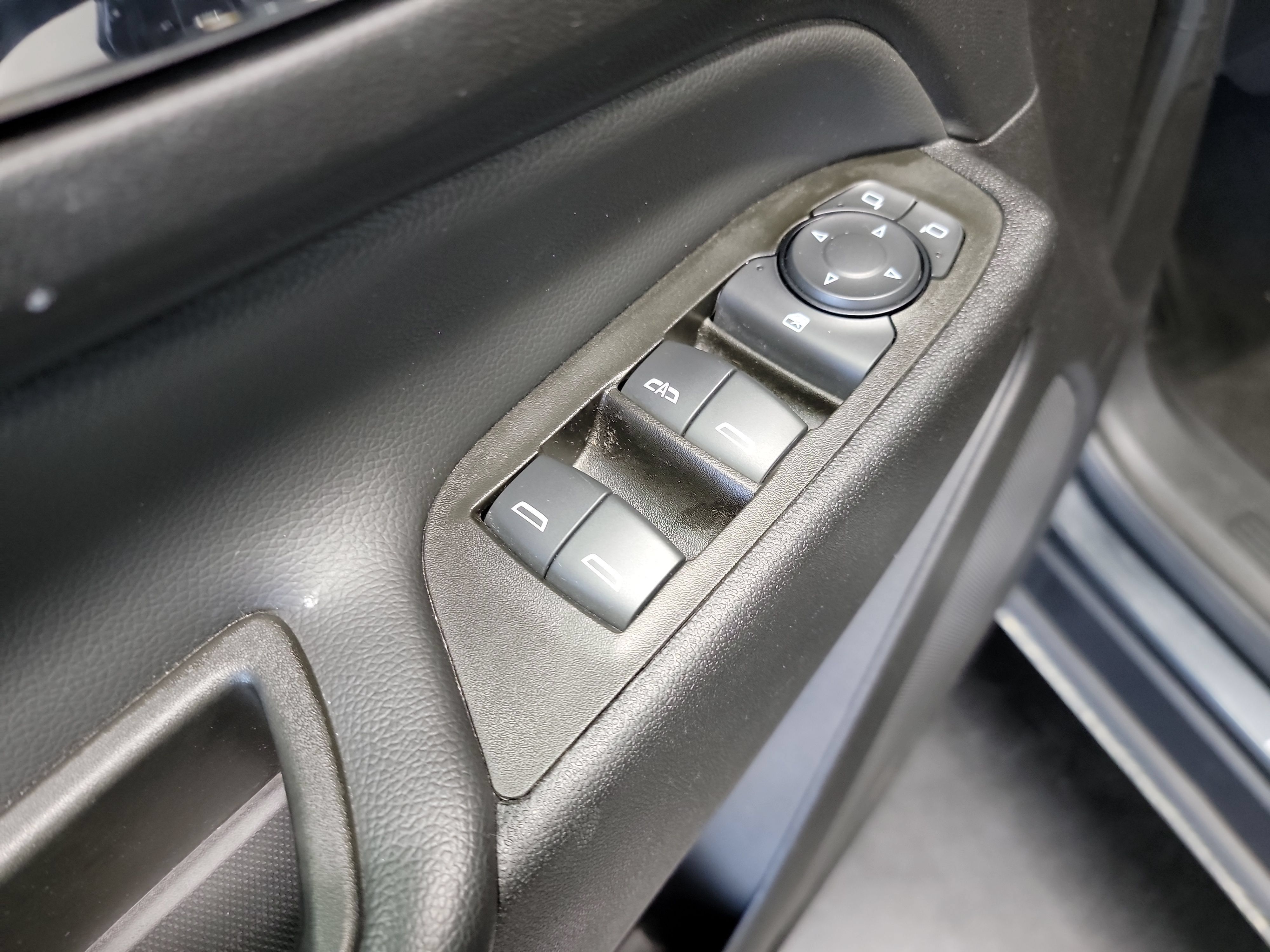 Used 2023 Chevrolet Equinox LT FWD image 14