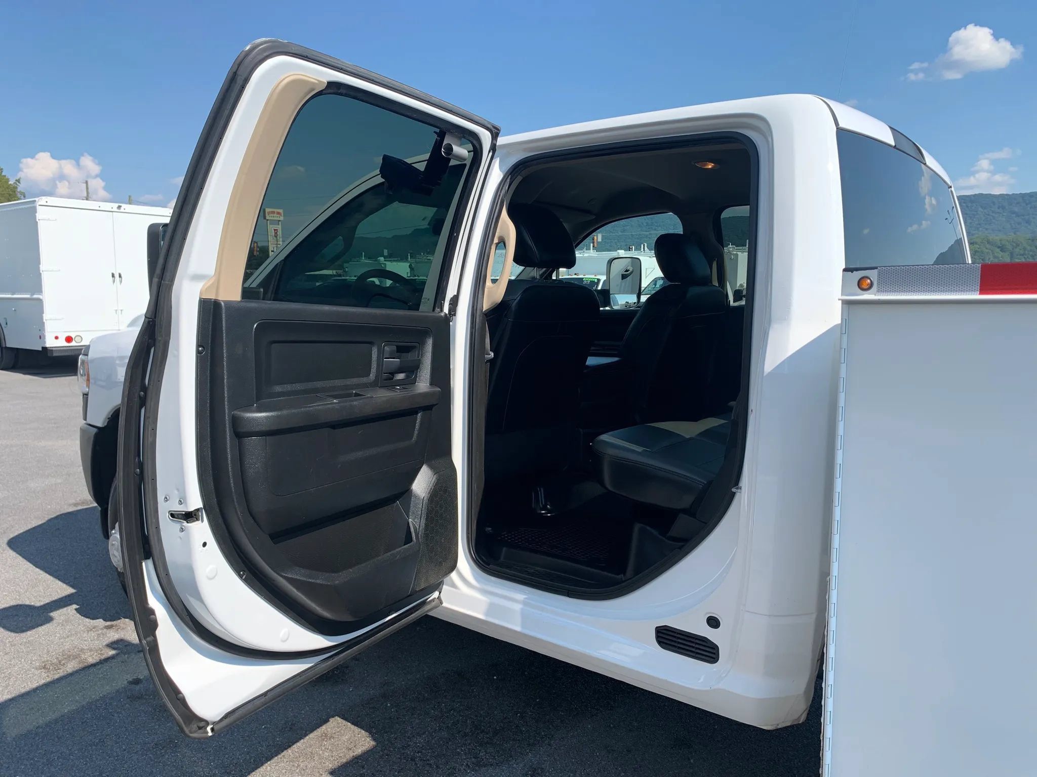 Used 2019 RAM 3500 Tradesman AWD/4WD image 23