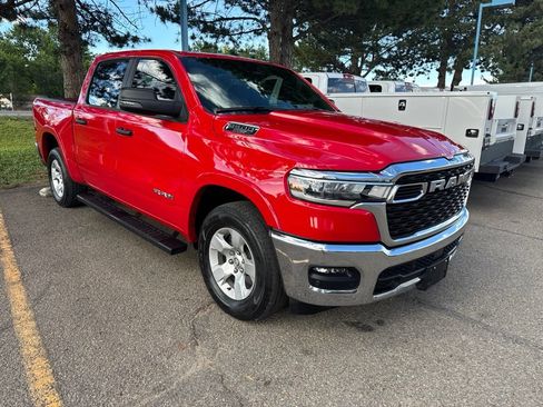Used 2025 RAM 1500 Big Horn AWD/4WD image 4