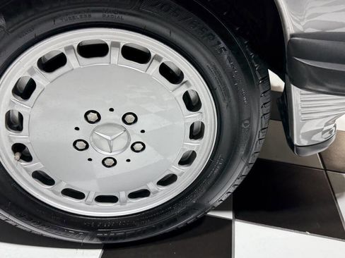 Used 1988 Mercedes-Benz 560 SL image 33