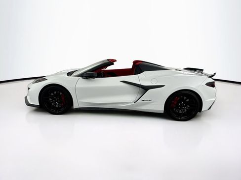 Used 2024 Chevrolet Corvette Z06 w/ Stealth Interior Trim Package RWD image 8