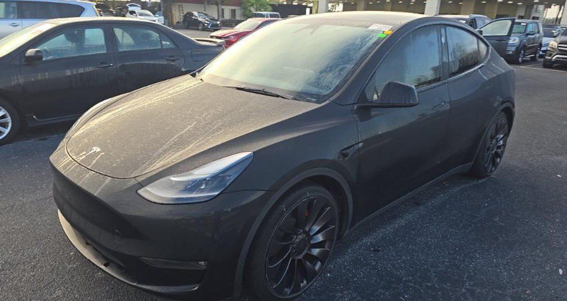 Used 2023 Tesla Model Y Performance AWD/4WD image 1