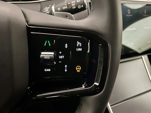 Certified 2025 Land Rover Range Rover Evoque Dynamic SE AWD/4WD image 22