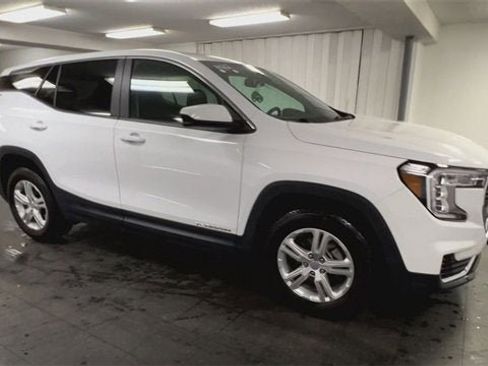 Certified 2024 GMC Terrain SLE image 2