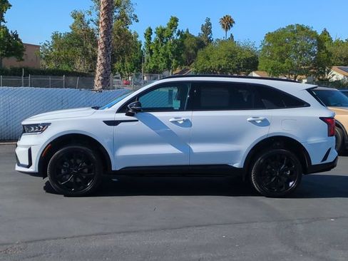 Certified 2023 Kia Sorento SX AWD/4WD image 6