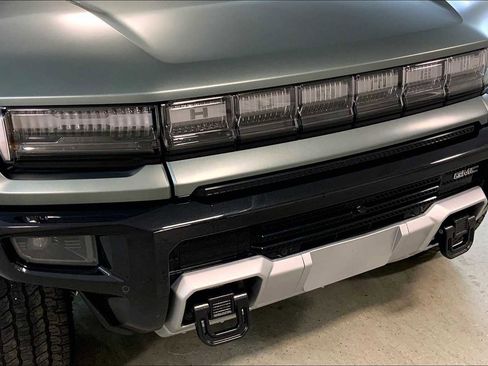 Used 2024 GMC Hummer EV 3X image 32