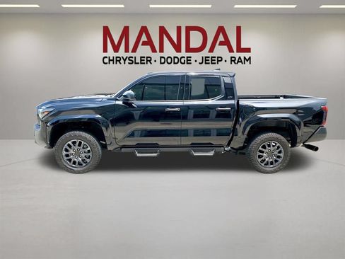 Used 2025 Toyota Tacoma SR AWD/4WD image 8