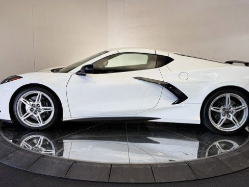 Used 2023 Chevrolet Corvette Stingray Premium Cpe w/ Z51 Performance Package RWD image 21