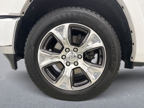 Used 2019 RAM 1500 Laramie AWD/4WD image 21