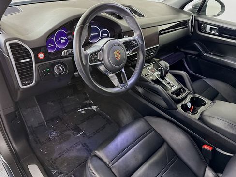 Used 2023 Porsche Cayenne AWD/4WD image 22