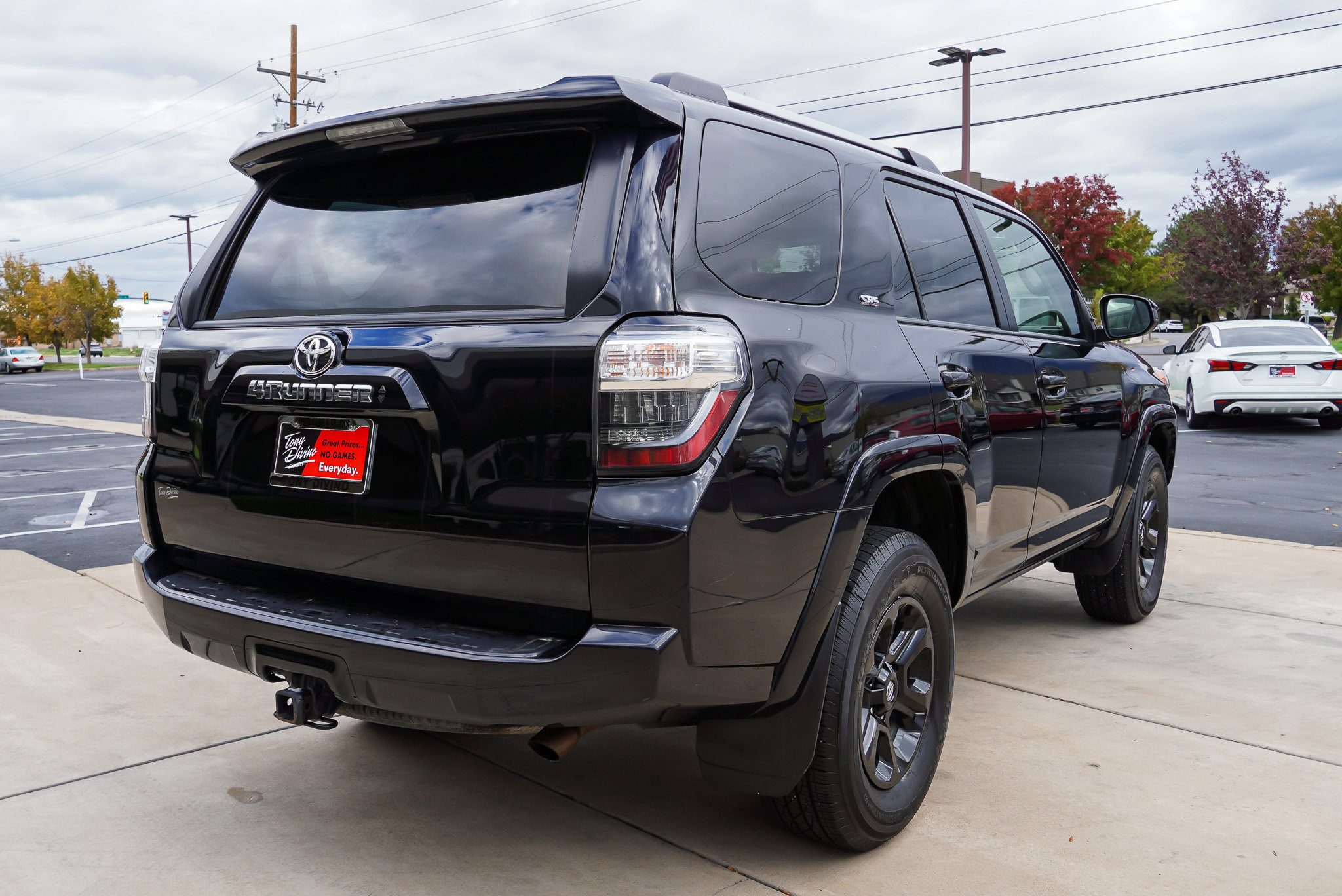 Used 2024 Toyota 4Runner SR5 AWD/4WD image 8