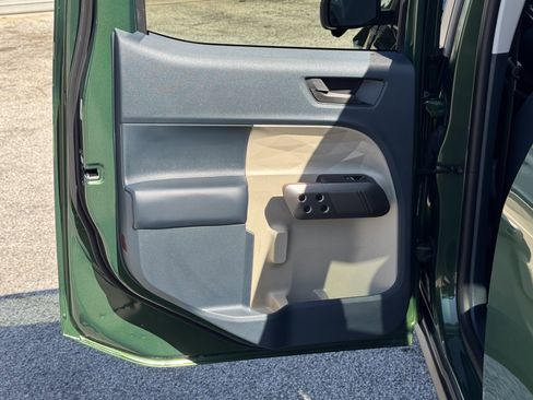 Used 2025 Ford Maverick Lariat w/ 4K Tow Package image 14