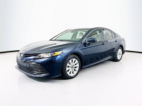 Used 2020 Toyota Camry LE w/ Carpet Mat Package FWD image 3