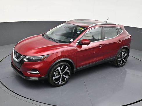 Used 2022 Nissan Rogue Sport SL w/ Premium Package image 13