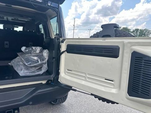 Used 2025 Ford Bronco Badlands AWD/4WD image 23