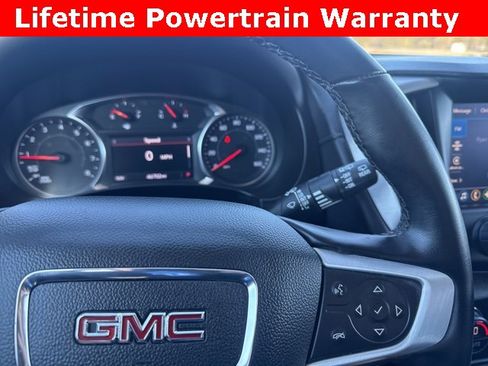 Used 2024 GMC Terrain SLT image 13