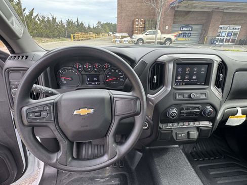 Used 2025 Chevrolet Silverado 1500 W/T image 16