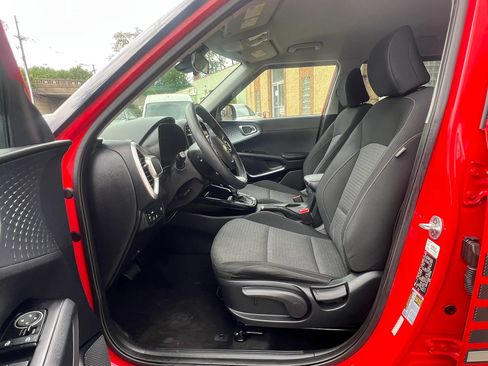 Used 2020 Kia Soul S FWD image 27