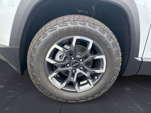 New 2026 Chevrolet Equinox ACTIV w/ Convenience Package III AWD/4WD image 14