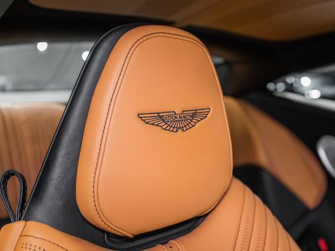 Used 2017 Aston Martin DB11 V12 image 6