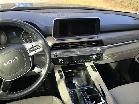 Used 2022 Kia Telluride EX w/ EX Premium Package image 6