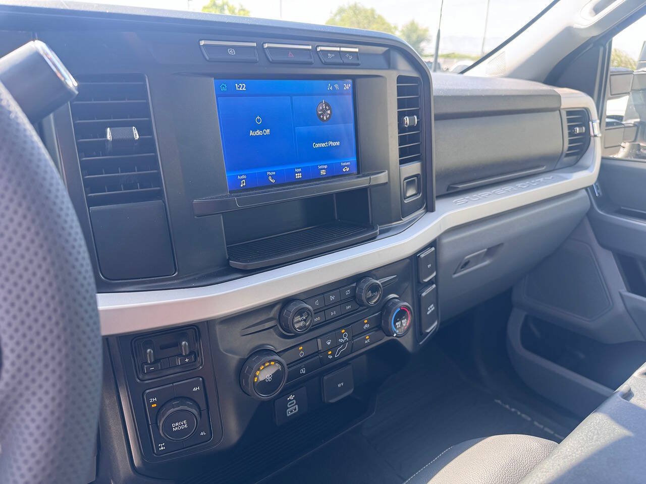 Used 2024 Ford F250 XLT w/ FX4 Off-Road Package AWD/4WD image 11
