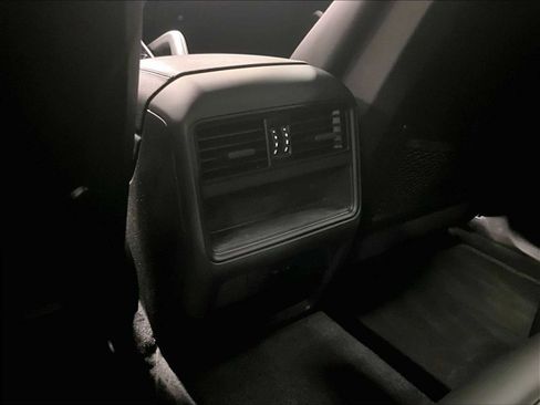 Used 2024 Porsche Cayenne S image 26