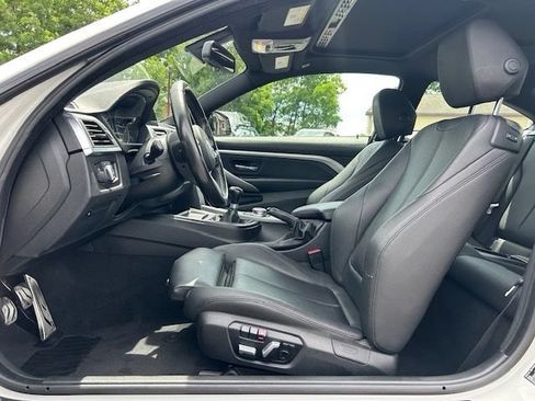 Used 2019 BMW 440i Coupe w/ M Sport Package RWD image 11