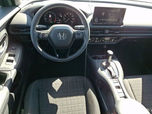 Used 2025 Honda HR-V LX image 12