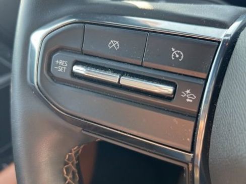 Used 2023 GMC Canyon AT4 w/ AT4 Premium Package image 13