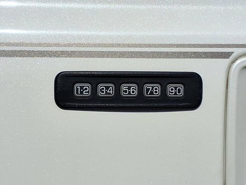 Used 2013 Ford F250 Lariat w/ Chrome Pkg AWD/4WD image 10