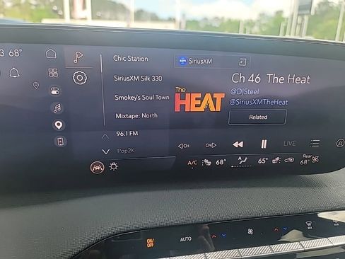 Used 2025 Buick Enclave Preferred image 19