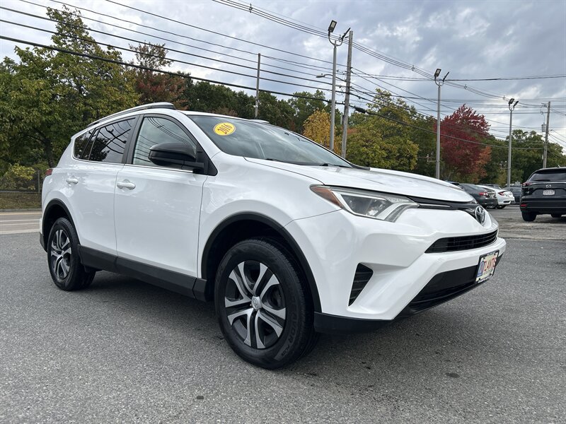 Used 2016 Toyota RAV4 LE AWD/4WD image 3
