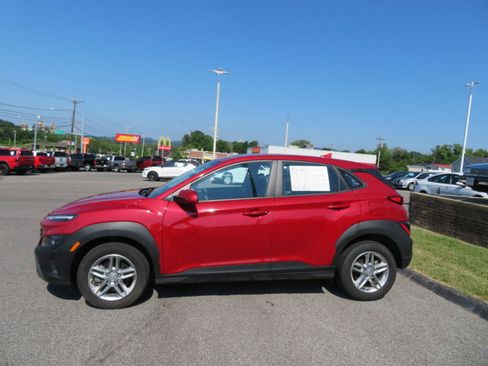 Used 2022 Hyundai Kona SE image 6