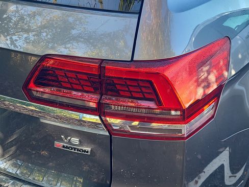 Used 2019 Volkswagen Atlas SEL Premium image 10