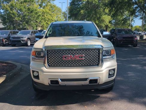 Used 2015 GMC Sierra 1500 Denali w/ Driver Alert Package AWD/4WD image 8