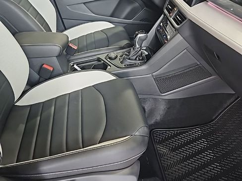 New 2026 Volkswagen Taos SEL AWD/4WD image 13