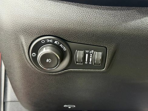 Used 2025 Jeep Compass Limited AWD/4WD image 30