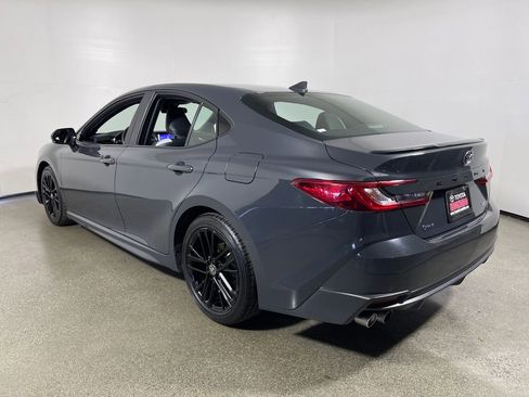 Used 2025 Toyota Camry SE FWD image 5
