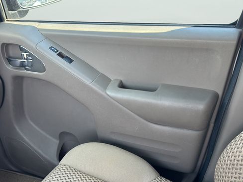 Used 2017 Nissan Frontier SV RWD image 18
