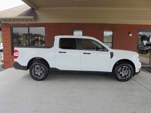 Used 2024 Ford Maverick XLT FWD image 2