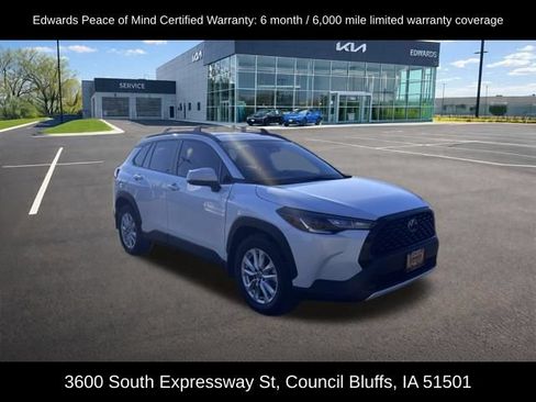 Used 2024 Toyota Corolla Cross LE FWD image 3