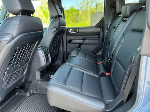 Used 2025 Ford Bronco Badlands w/ Sasquatch Package AWD/4WD image 5