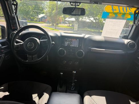 Used 2014 Jeep Wrangler Unlimited Sport w/ Quick Order Package 24S AWD/4WD image 13
